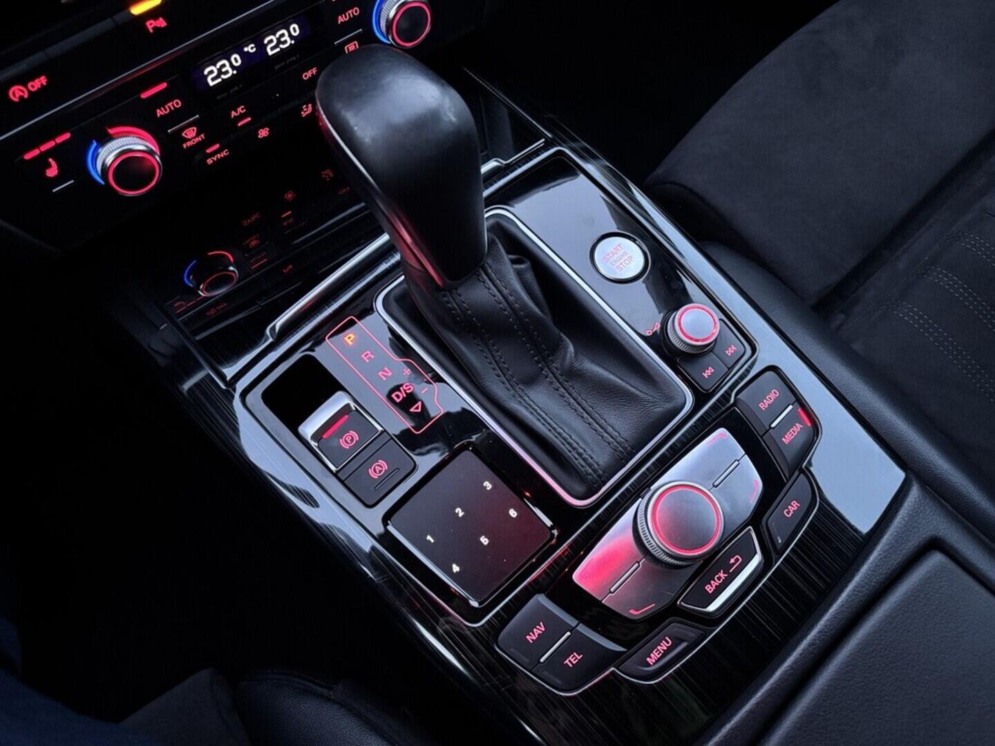 OZ190V01485_36.webp_A6 AVANT  3.0 TDI 200 kW automat