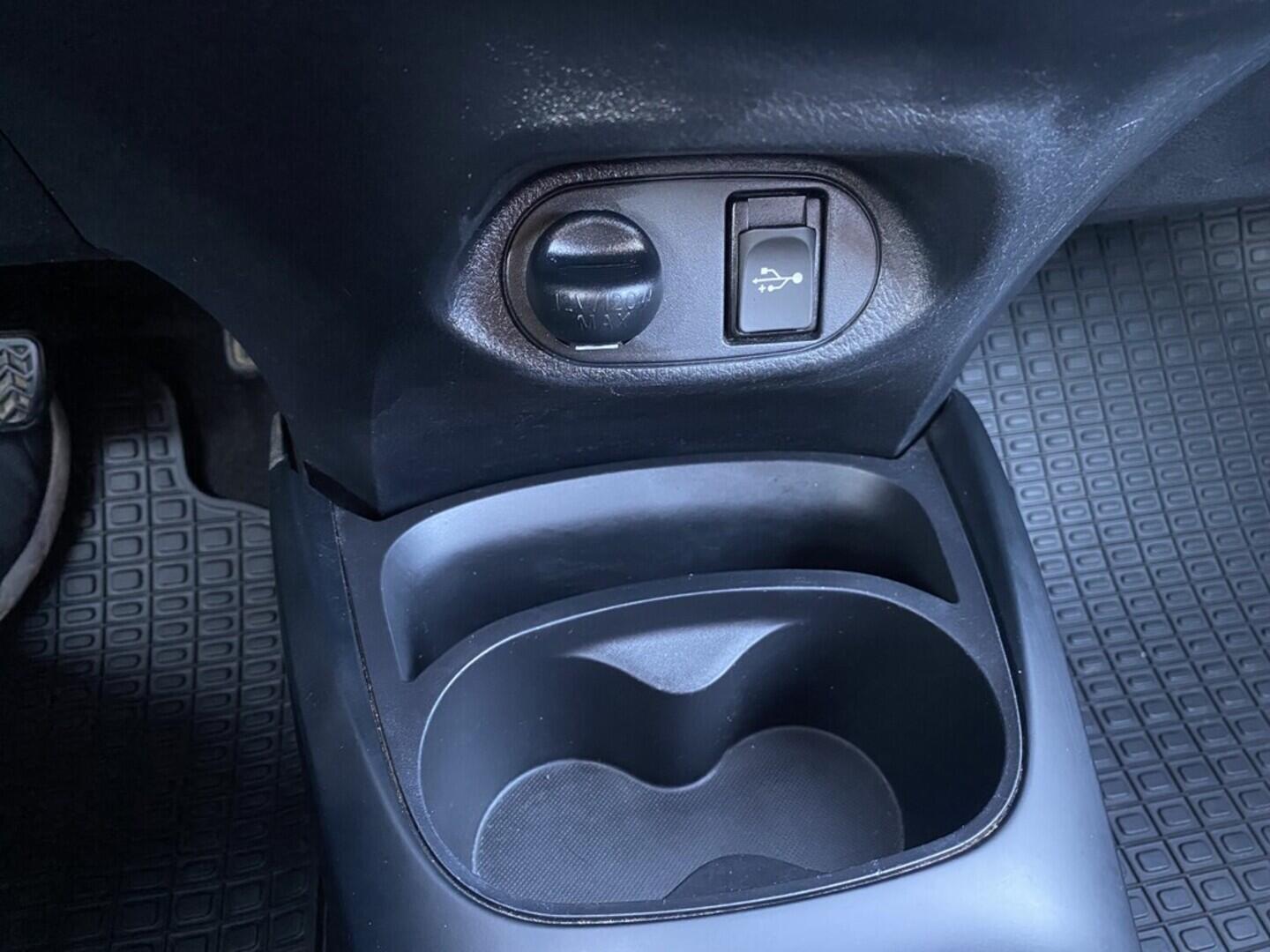 OZ190V01486_36.webp_YARIS Multidrive S Active Trend 1.5 VVT-iE 82 kW automat