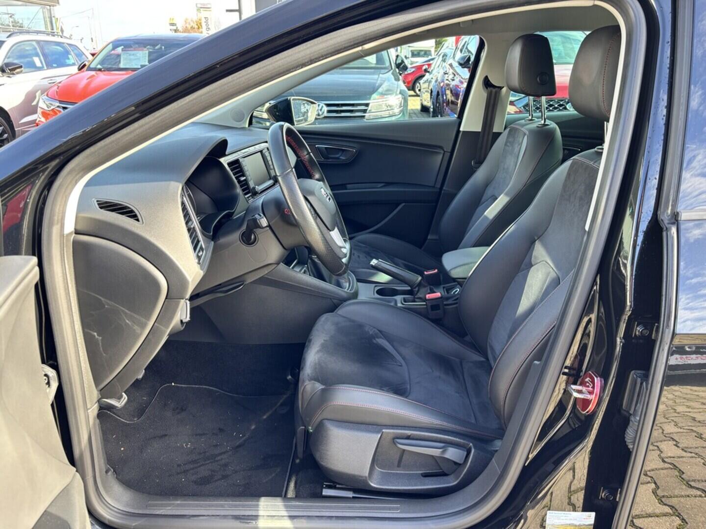 OZ190V01487_18.webp_LEON Fr 1.8 TSI 132 kW manuál