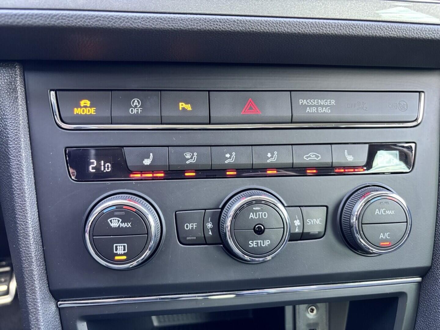 OZ190V01487_33.webp_LEON Fr 1.8 TSI 132 kW manuál