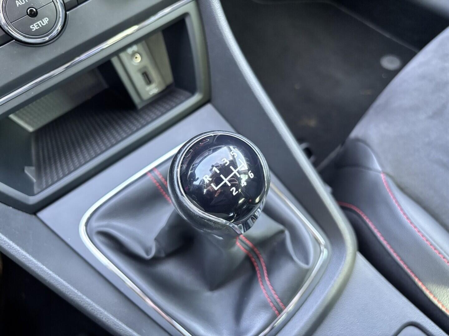 OZ190V01487_34.webp_LEON Fr 1.8 TSI 132 kW manuál