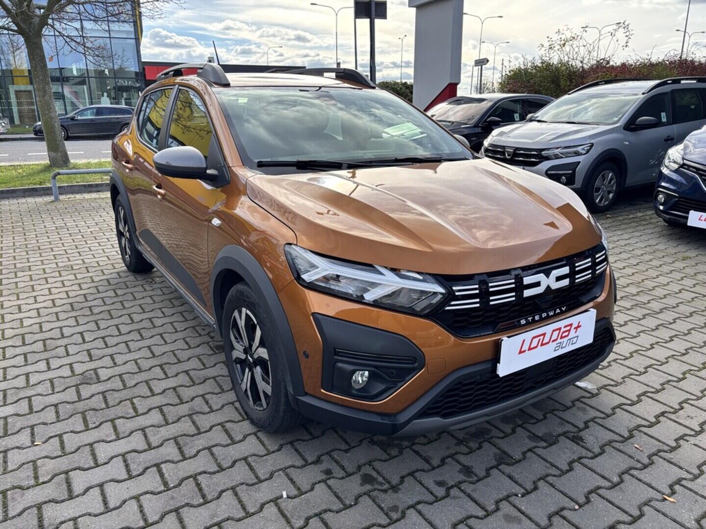 OZ190V01488_12.webp_SANDERO stepway 1.0  67 kW manuál