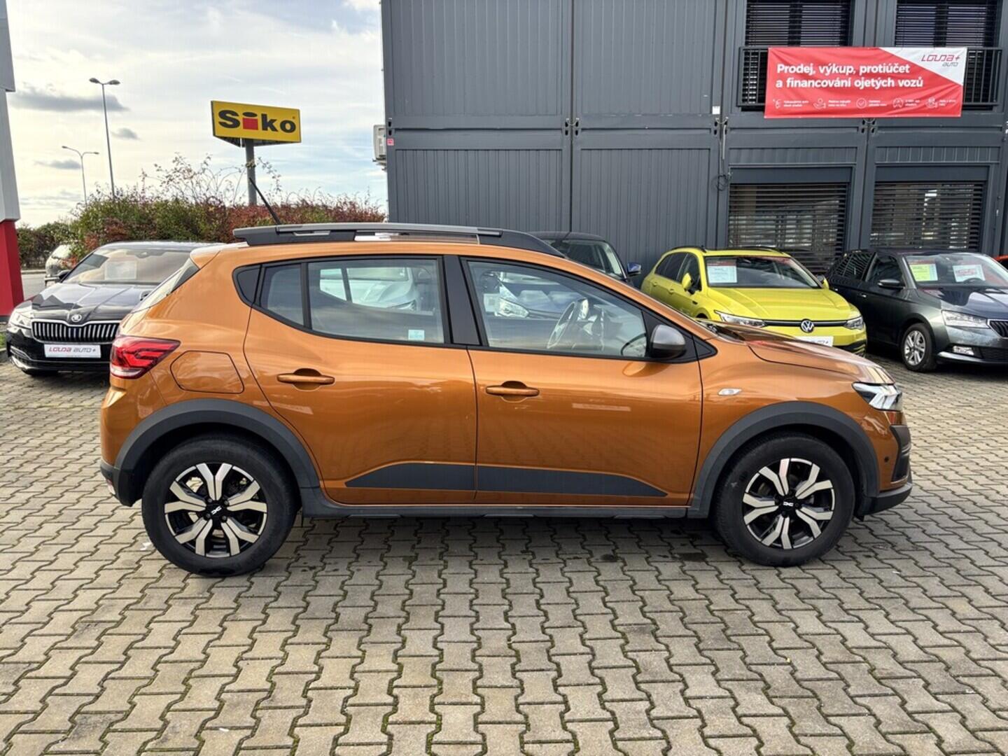 OZ190V01488_13.webp_SANDERO stepway 1.0  67 kW manuál