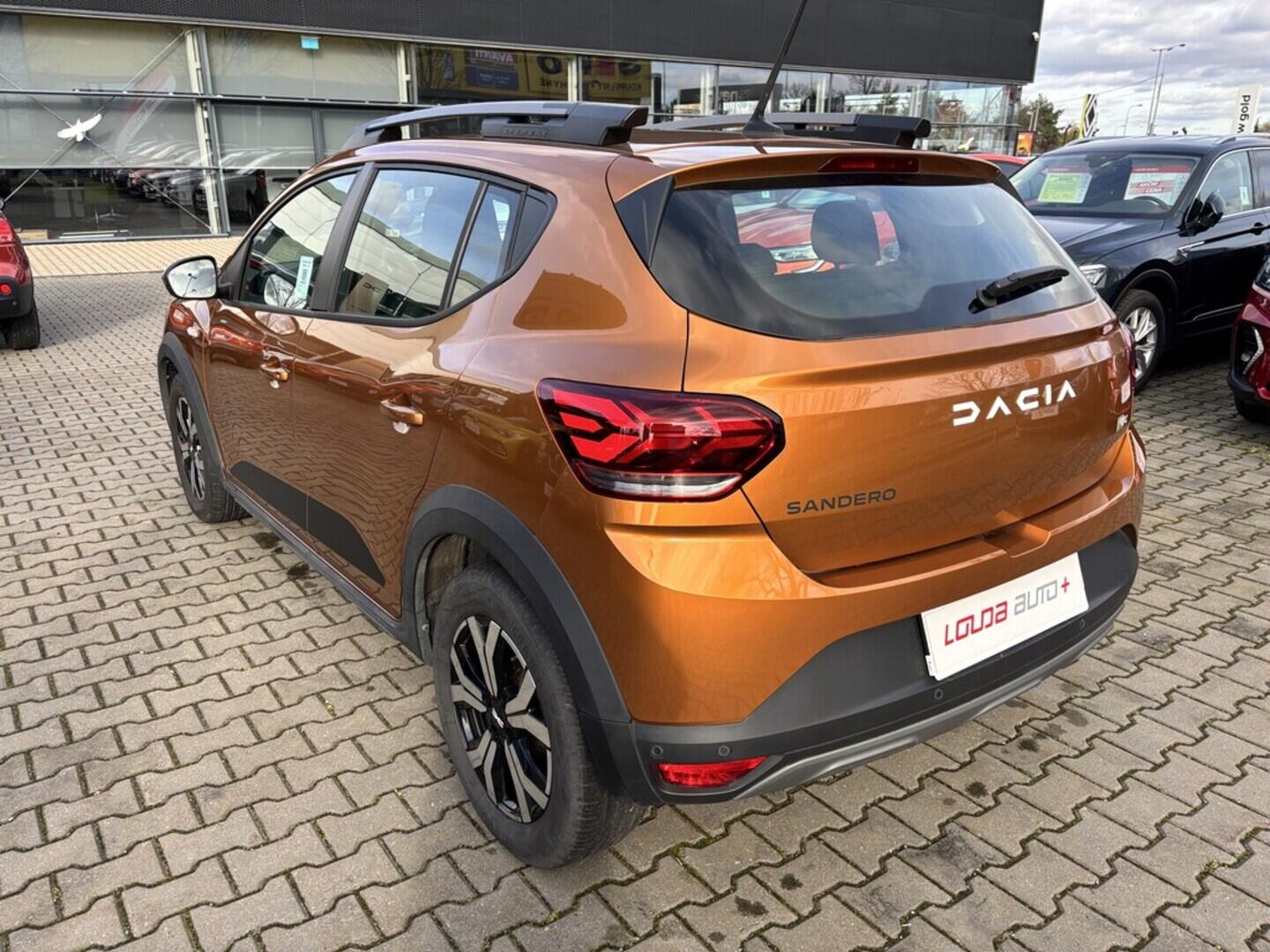 OZ190V01488_16.webp_SANDERO stepway 1.0  67 kW manuál