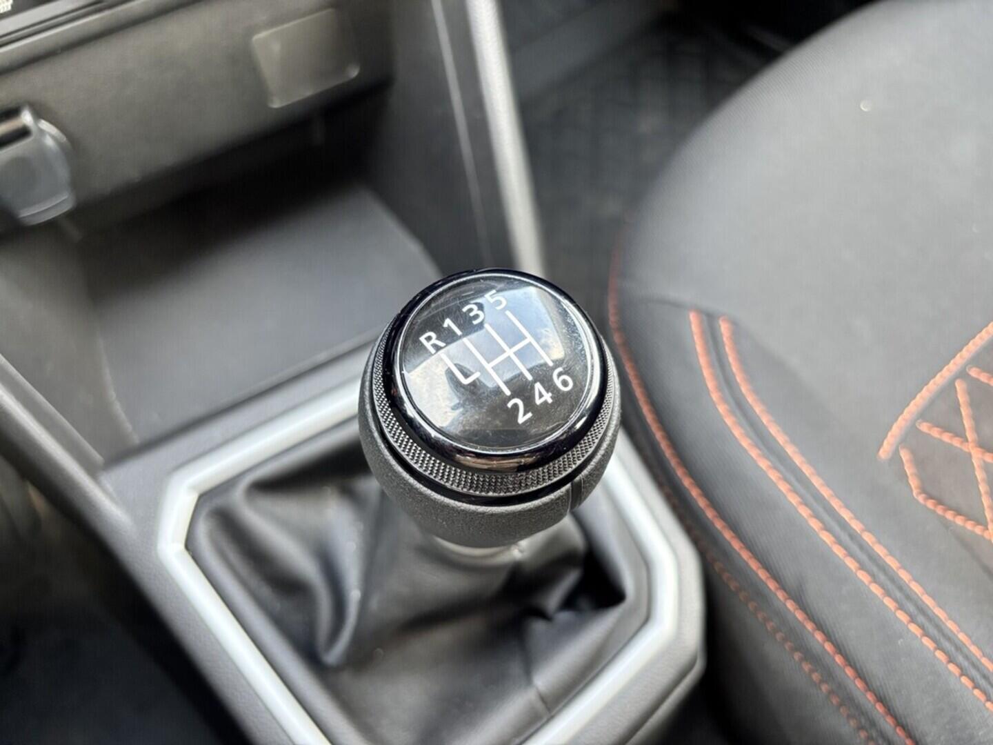 OZ190V01488_36.webp_SANDERO stepway 1.0  67 kW manuál