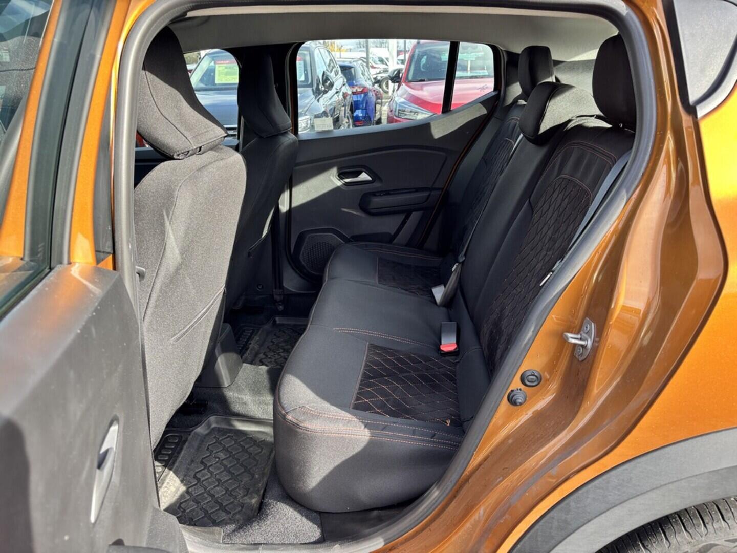 OZ190V01488_37.webp_SANDERO stepway 1.0  67 kW manuál