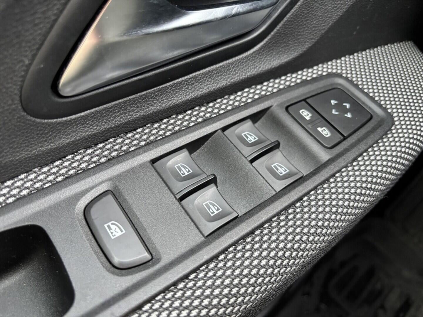 OZ190V01489_21.webp_JOGGER  1.0             67 kW manuál