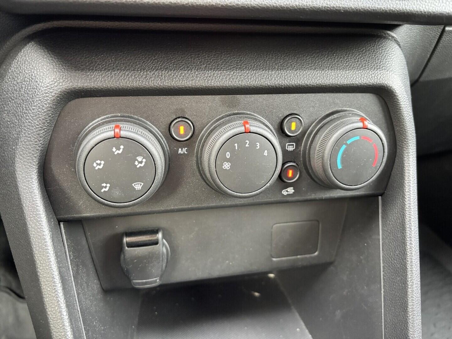 OZ190V01489_33.webp_JOGGER  1.0             67 kW manuál