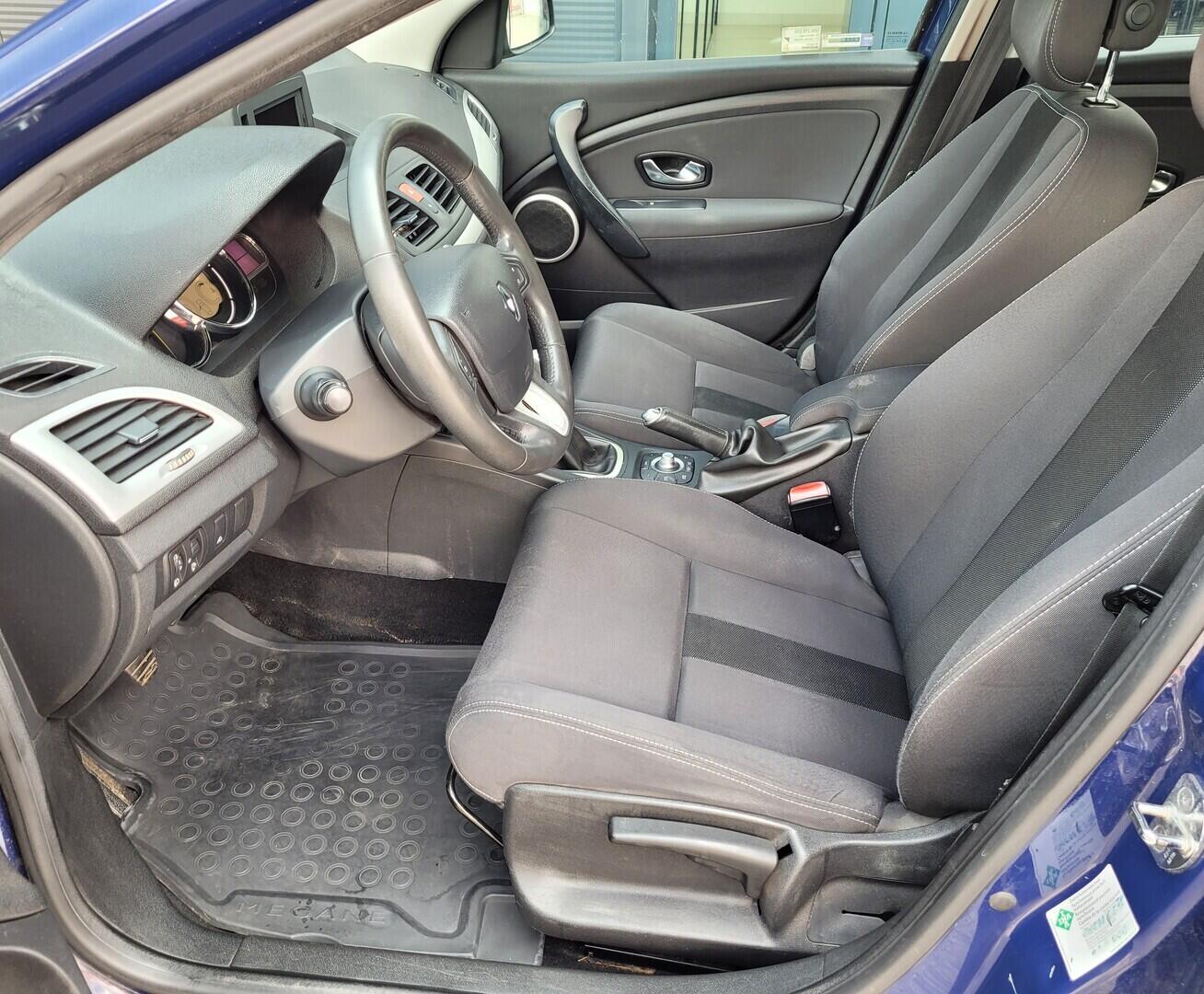 OZ190V01490_19.webp_MÉGANE dynamique 1.9 DCI 96 kW manuál