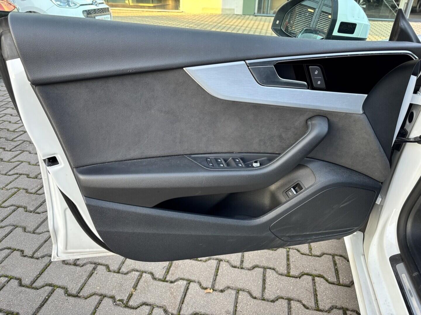 OZ190V01493_20.webp_A5 SPORTBACK Sline 2.0 TDI 150 kW automat, DPH