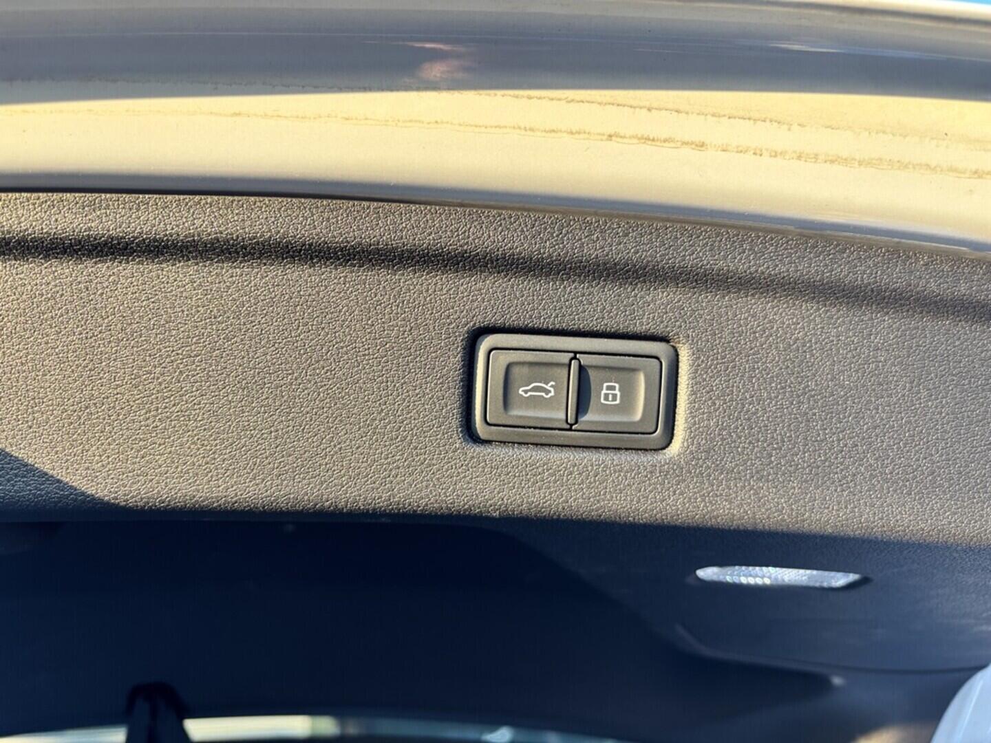 OZ190V01493_46.webp_A5 SPORTBACK Sline 2.0 TDI 150 kW automat, DPH