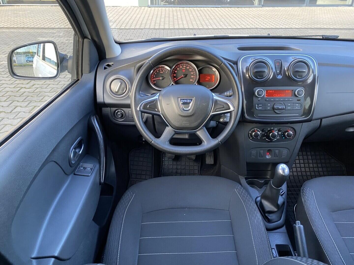 OZ190V01498_24.webp_SANDERO Arctica 1.0             _ kW manuál