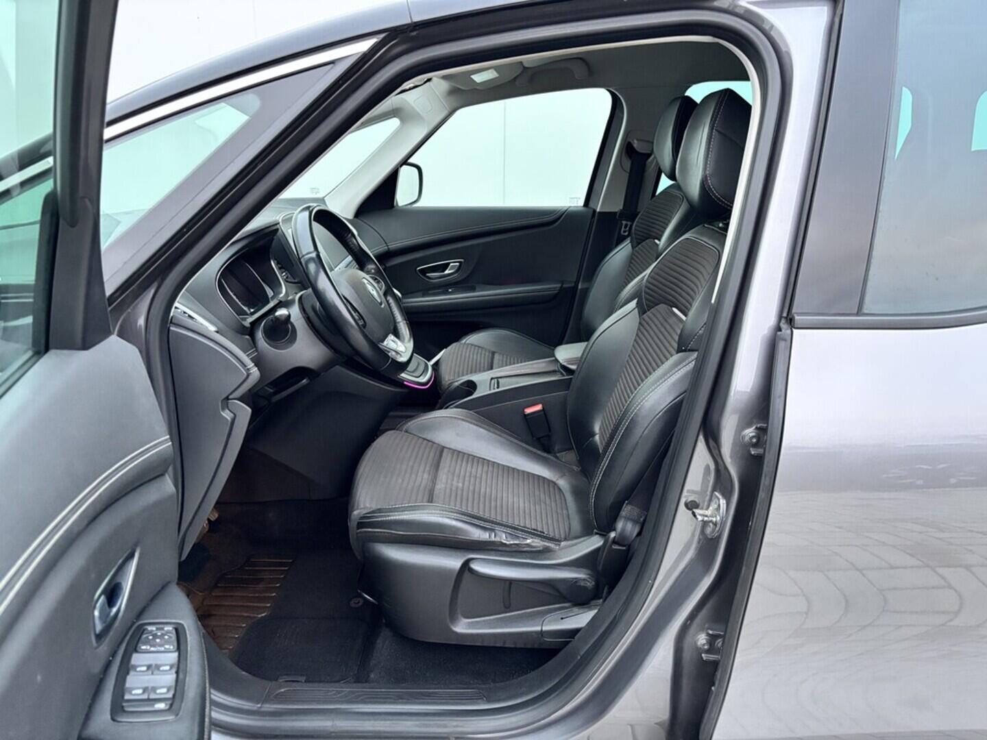 OZ190V01500_18.webp_GRAND SCÉNIC  1.3 TCe 120 kW automat, DPH