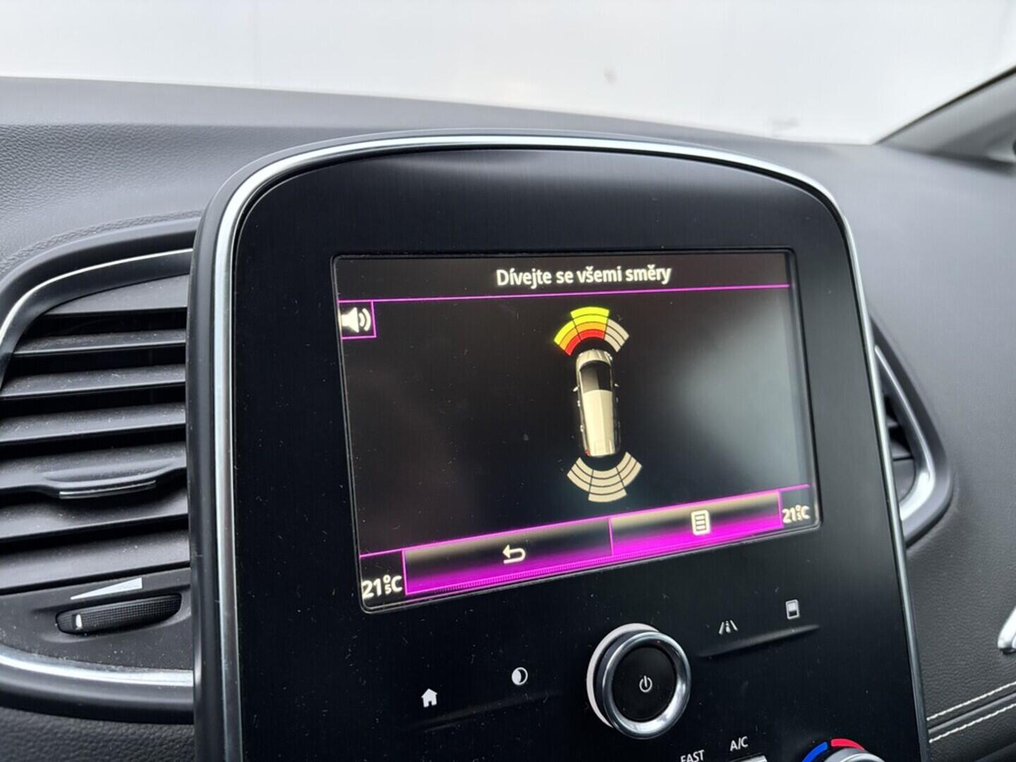 OZ190V01500_29.webp_GRAND SCÉNIC  1.3 TCe 120 kW automat, DPH