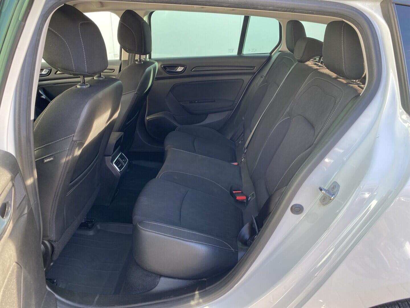 OZ190V01501_23.webp_MÉGANE  1.3 TCe 103 kW manuál, DPH