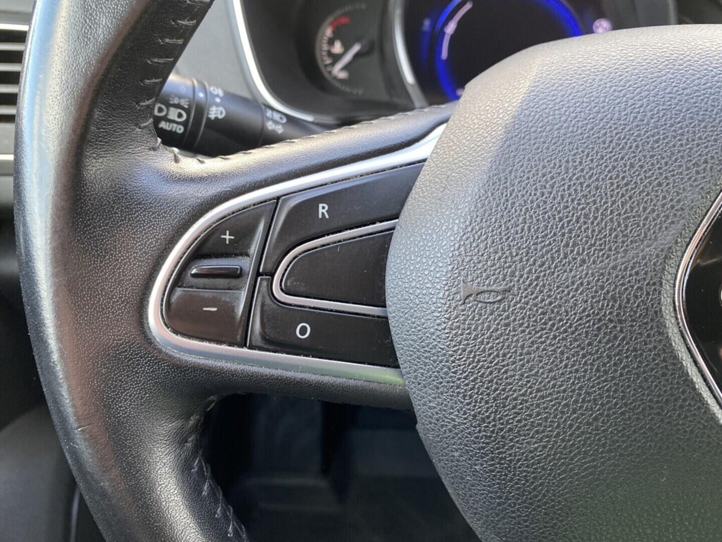 OZ190V01501_31.webp_MÉGANE  1.3 TCe 103 kW manuál, DPH