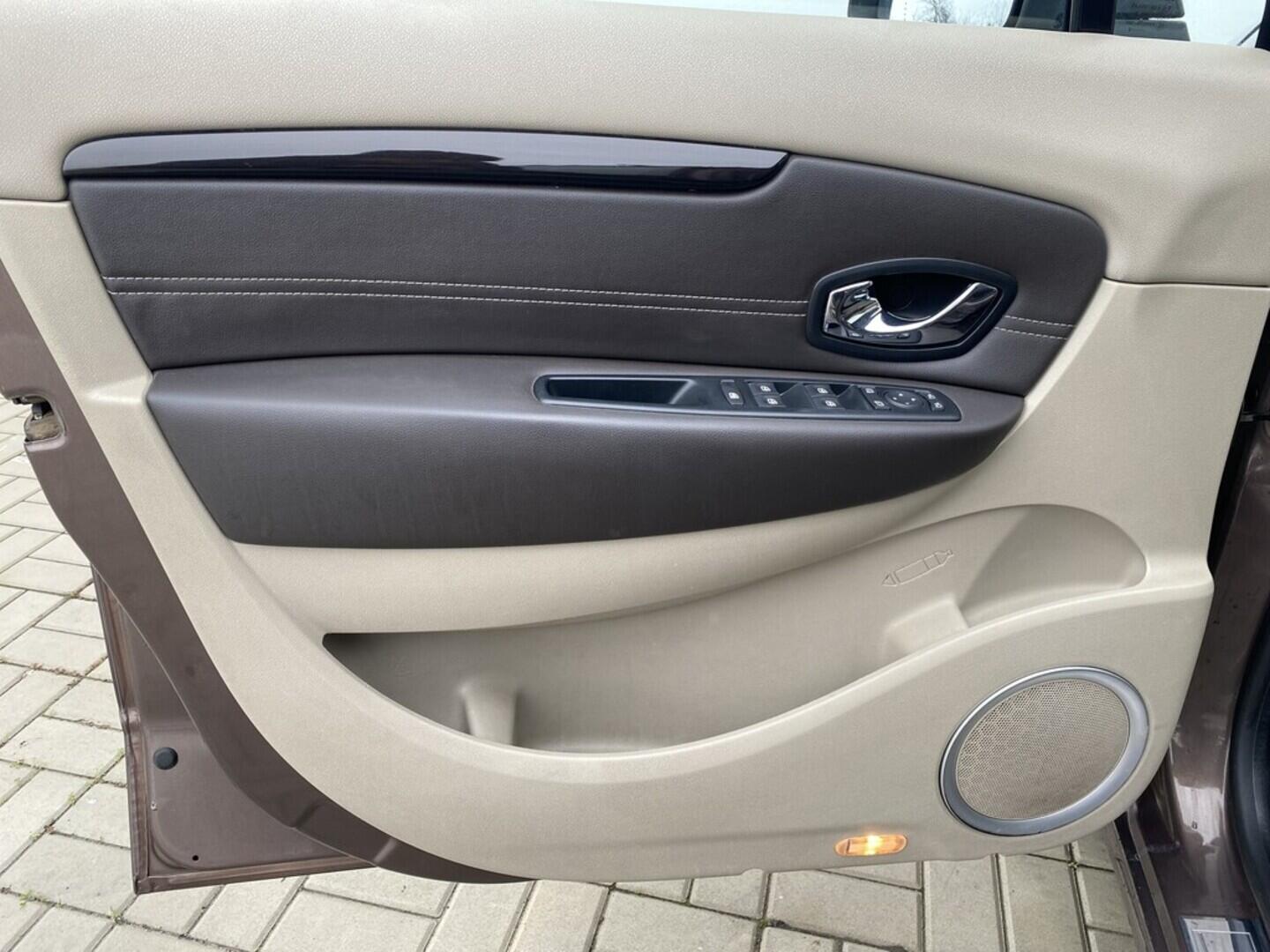 OZ190V01502_20.webp_SCÉNIC  1.6 DCI 96 kW manuál