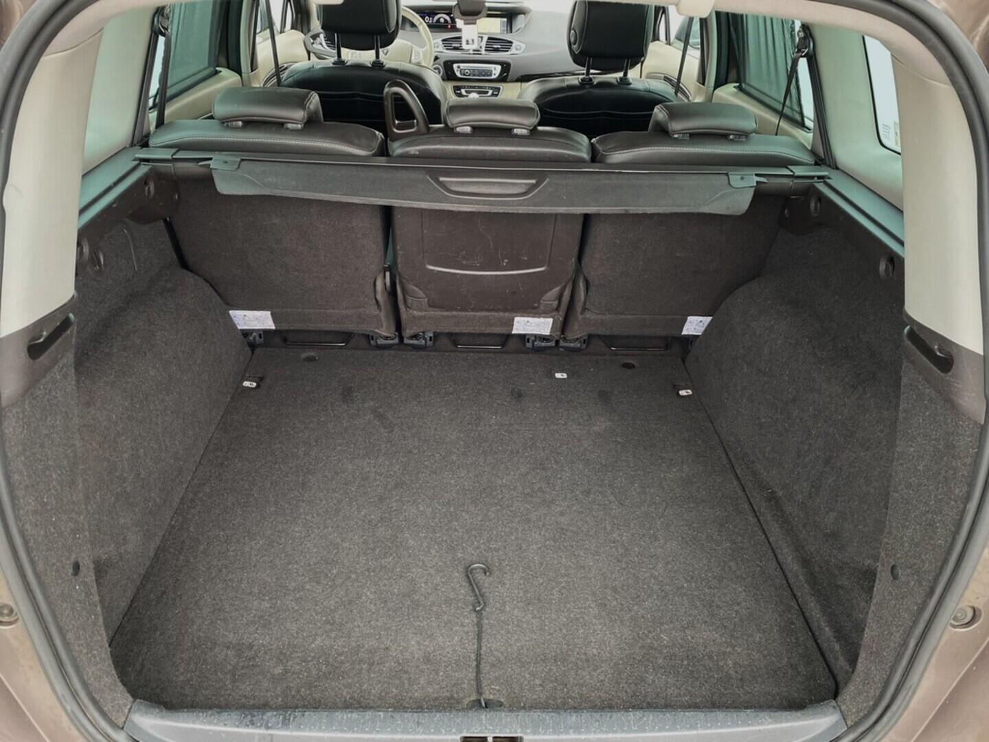 OZ190V01502_35.webp_SCÉNIC  1.6 DCI 96 kW manuál