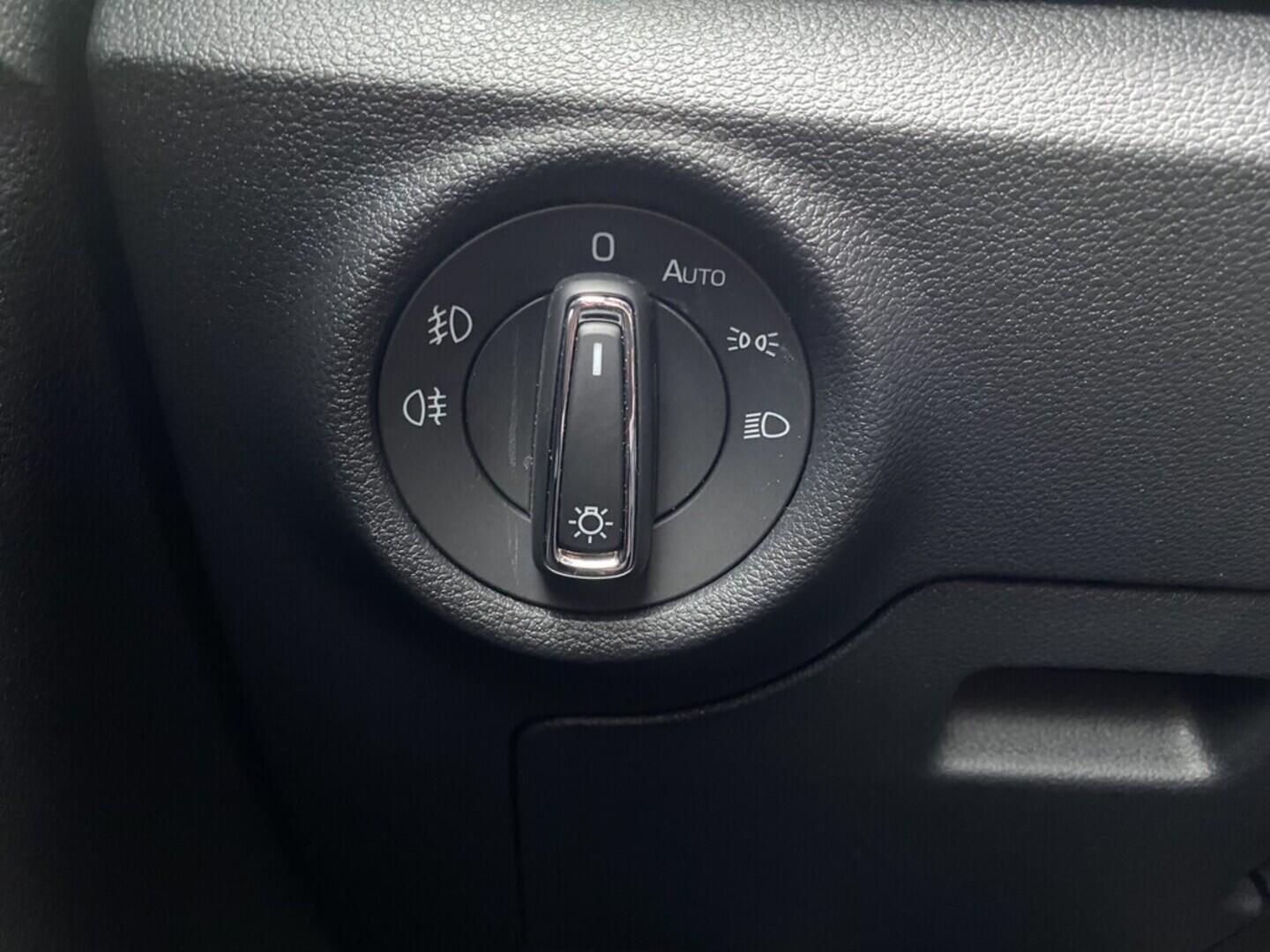 OZ190V01507_23.webp_SCALA Monte Carlo 1.0 TSI 81 kW automat