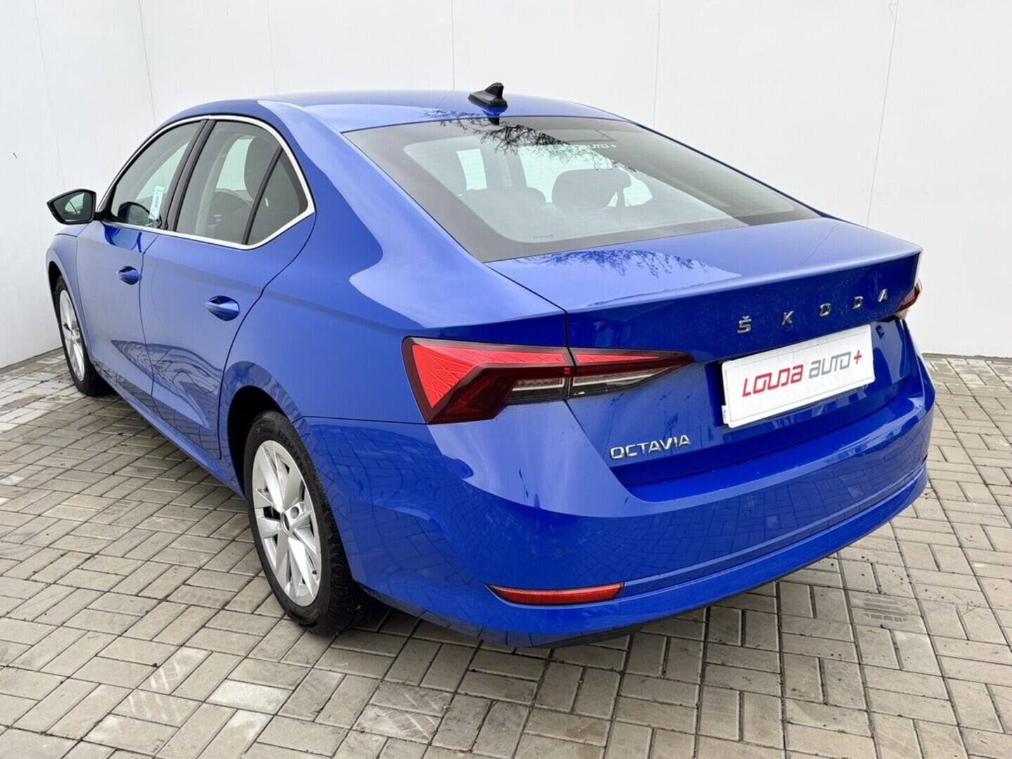 OZ190V01510_16.webp_OCTAVIA Ambition 2.0 TDI 110 kW manuál, DPH