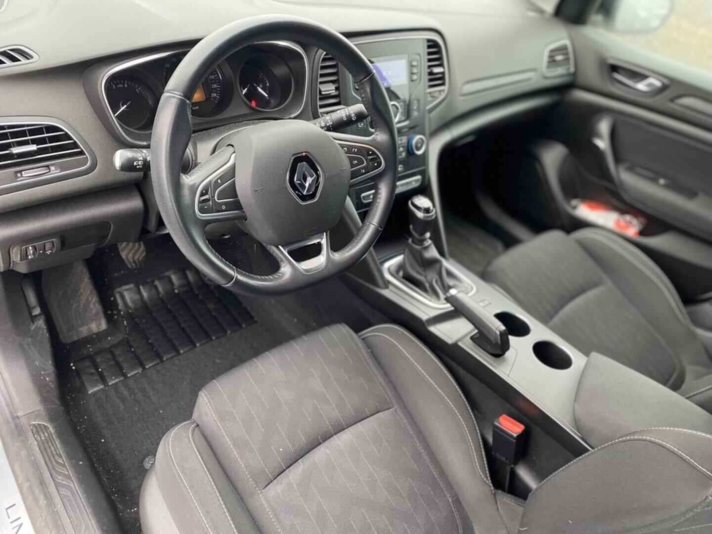 OZ190V01512_13.webp_MÉGANE  1.3 TCe 85 kW manuál, DPH