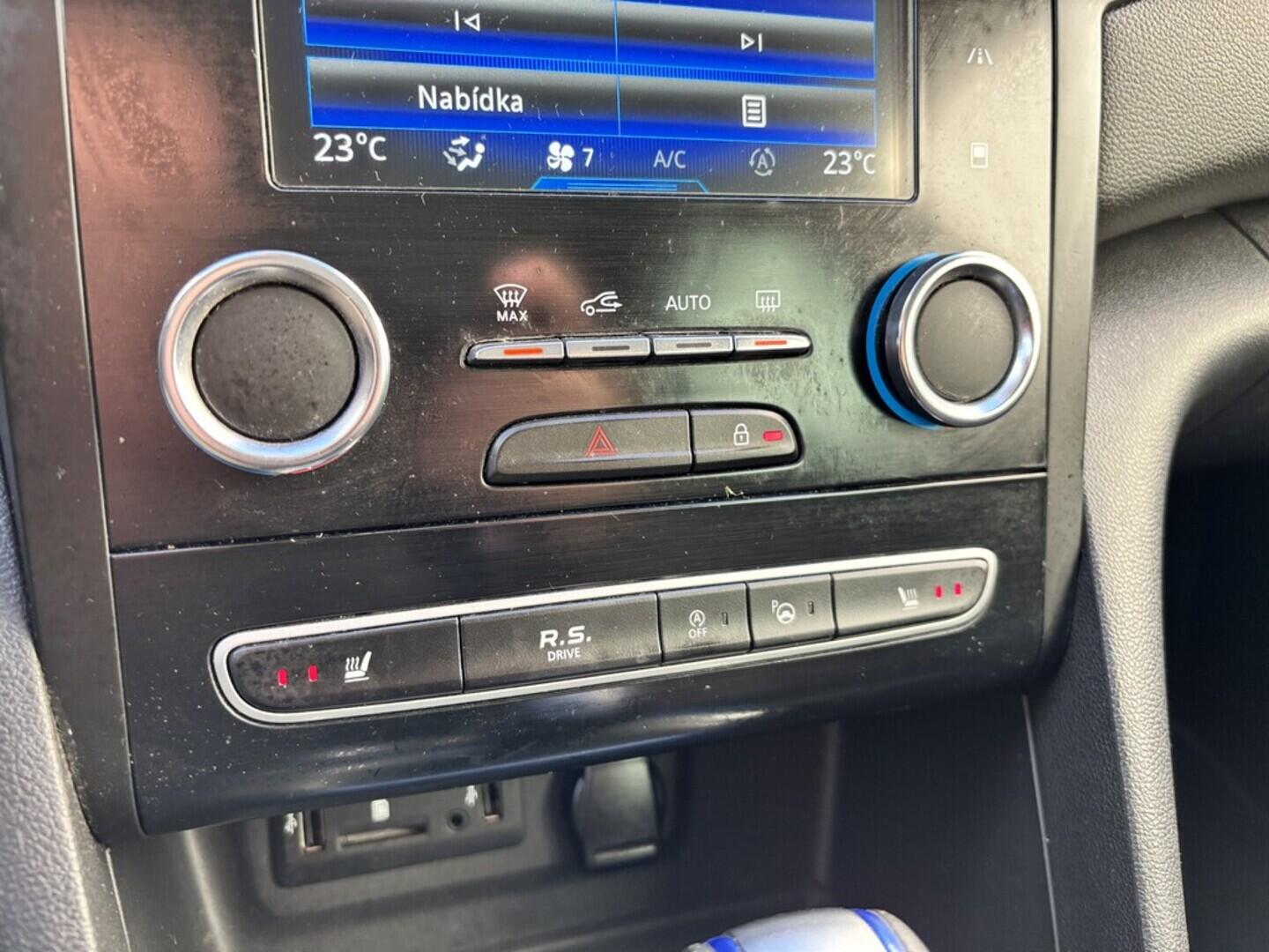 OZ190V01515_37.webp_MÉGANE GT 1.6 TCe 165 kW automat, DPH