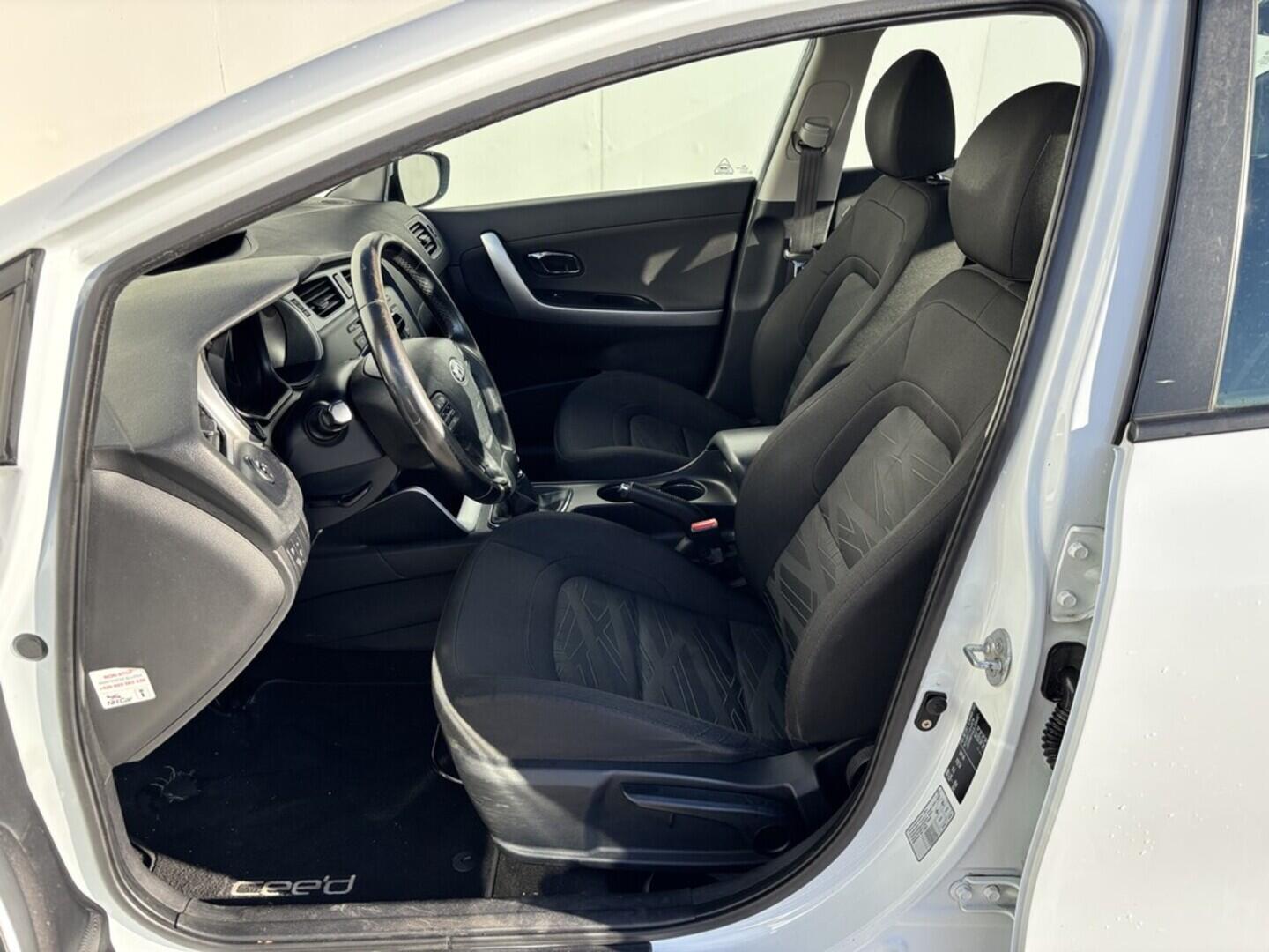 OZ190V01516_18.webp_CEED  1.4 MPI 73 kW manuál