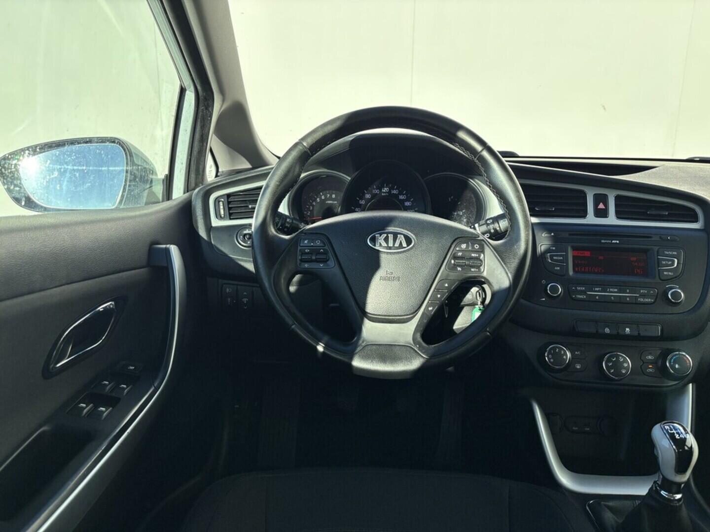 OZ190V01516_23.webp_CEED  1.4 MPI 73 kW manuál