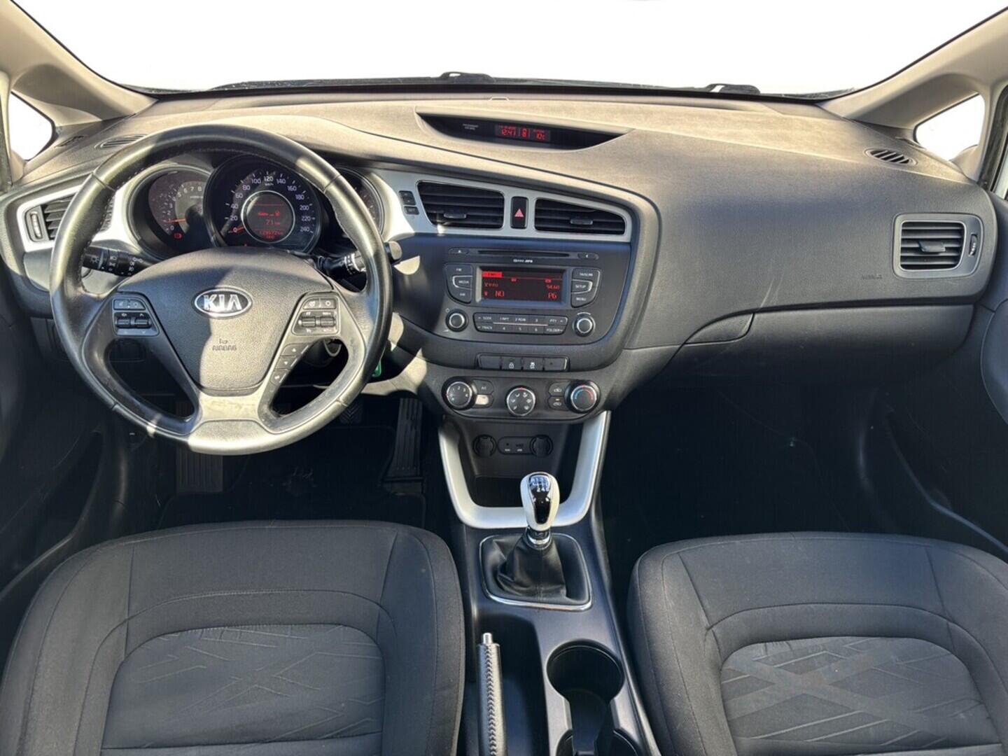 OZ190V01516_24.webp_CEED  1.4 MPI 73 kW manuál