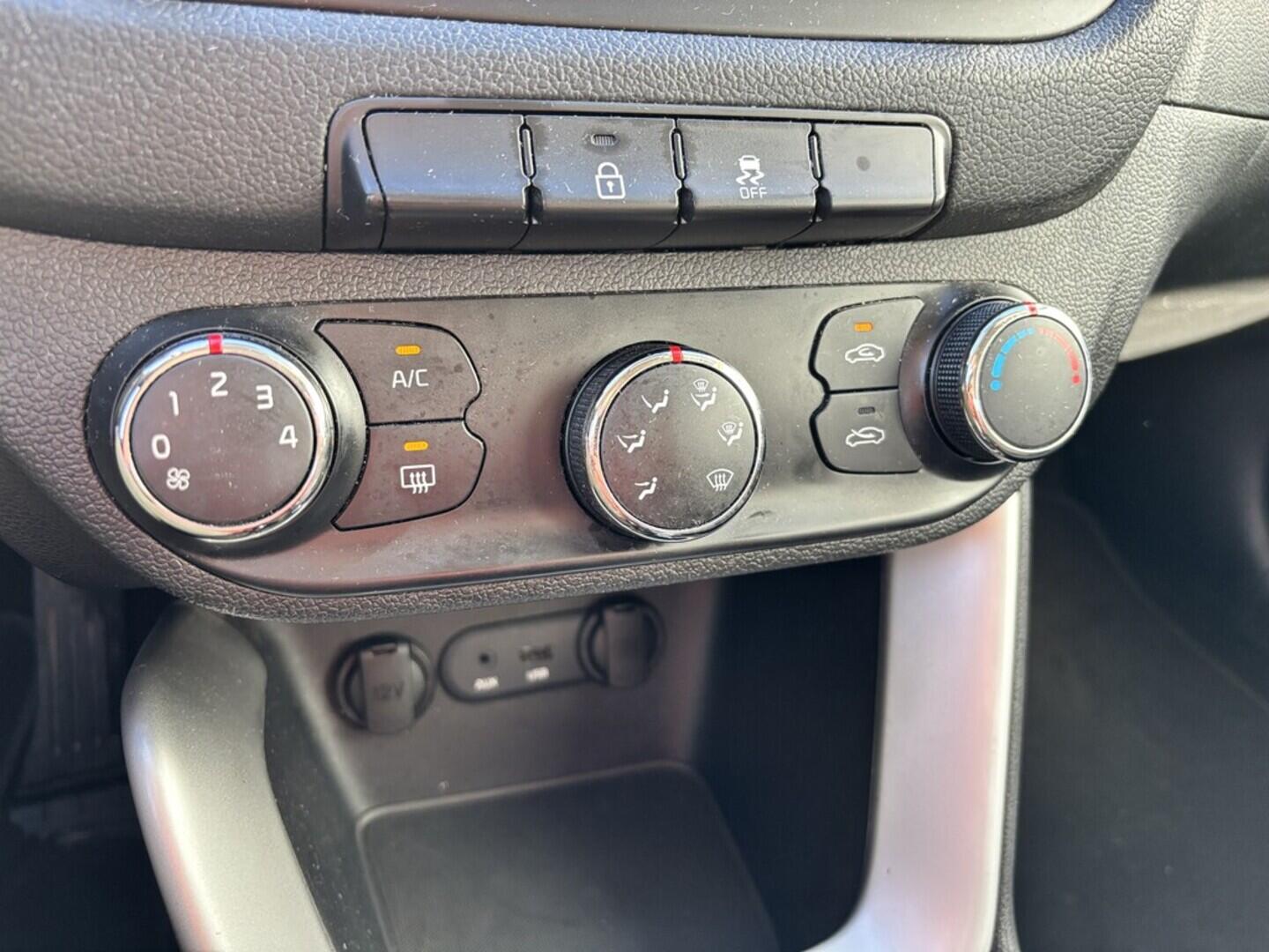 OZ190V01516_28.webp_CEED  1.4 MPI 73 kW manuál