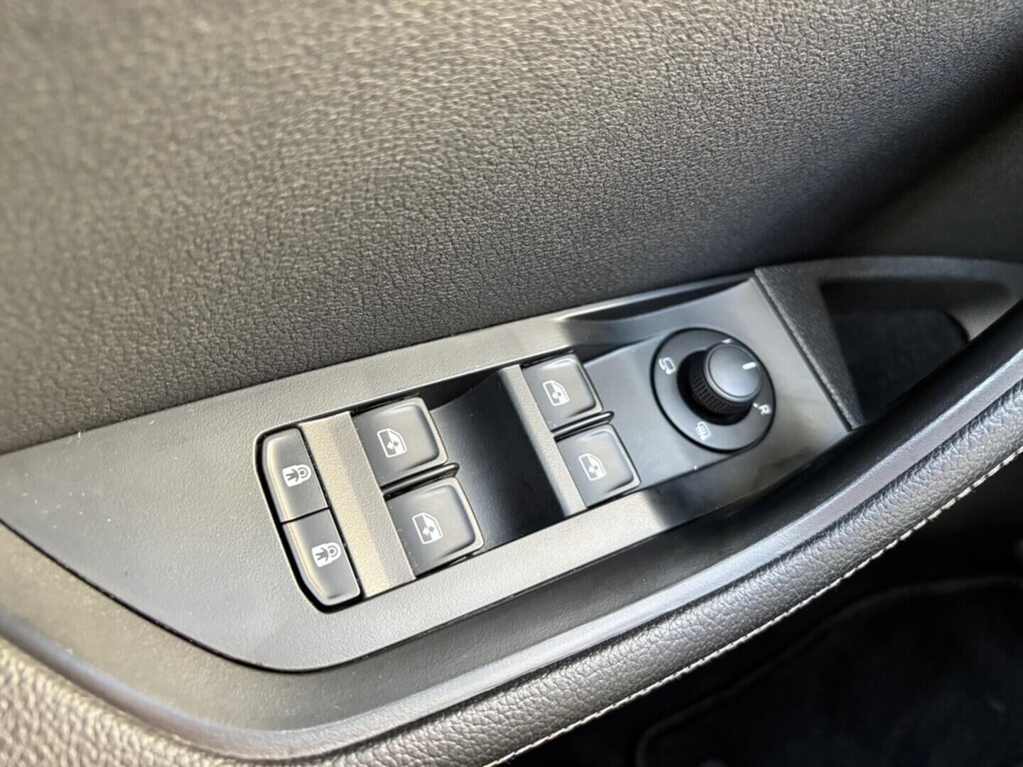 OZ190V01517_21.webp_SUPERB Scout 2.0 TDI 140 kW automat, DPH