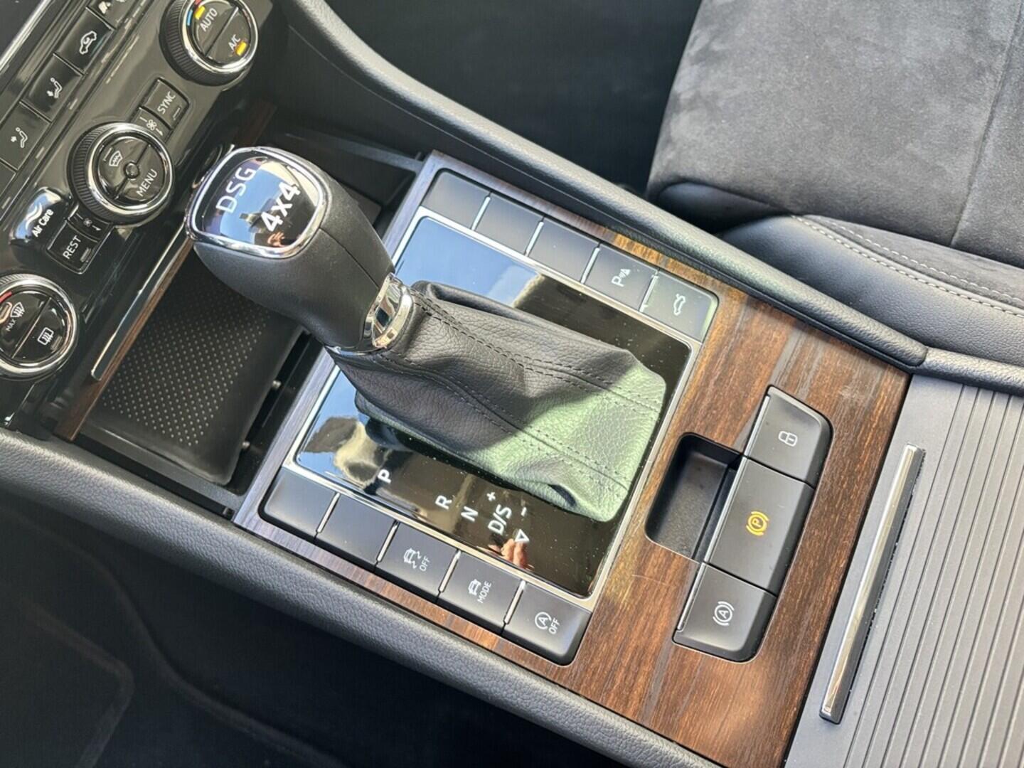 OZ190V01517_39.webp_SUPERB Scout 2.0 TDI 140 kW automat, DPH