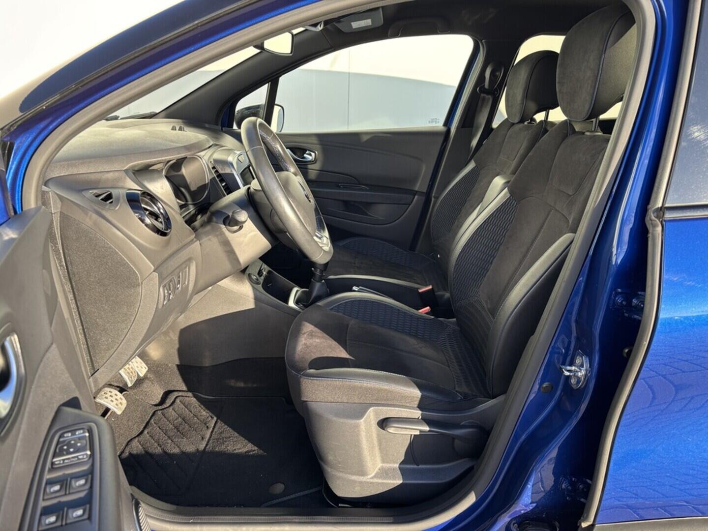 OZ190V01519_19.webp_CAPTUR  1.3 TCe 110 kW manuál