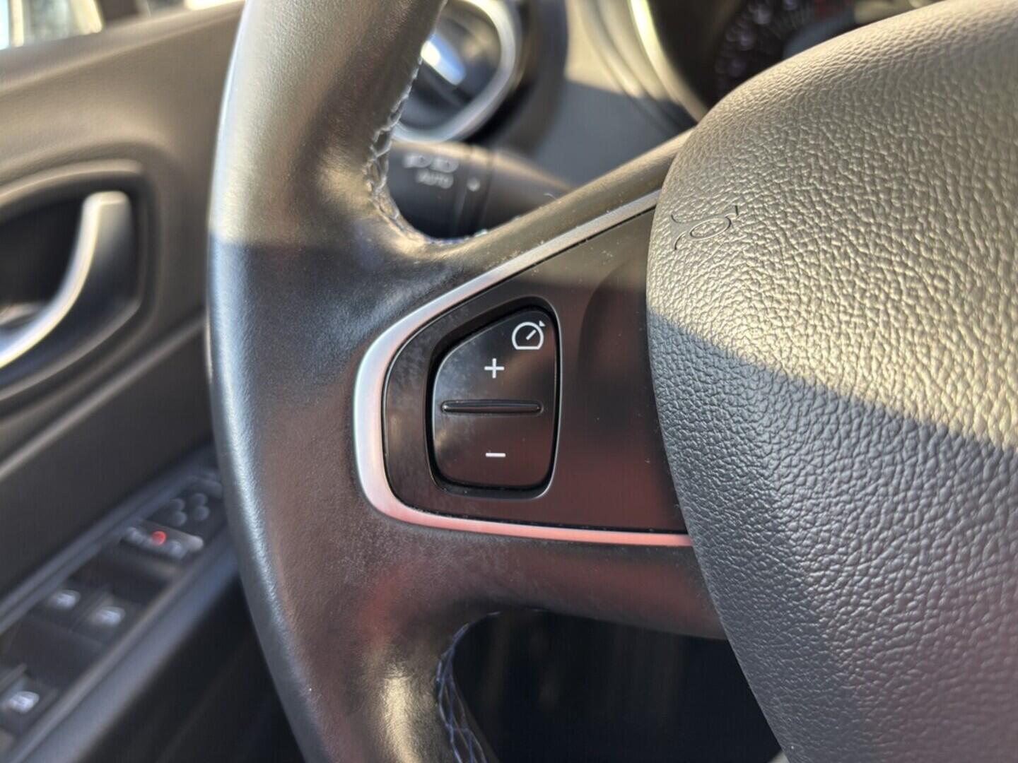 OZ190V01519_25.webp_CAPTUR  1.3 TCe 110 kW manuál