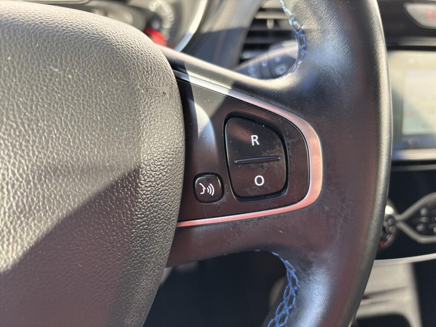 OZ190V01519_26.webp_CAPTUR  1.3 TCe 110 kW manuál