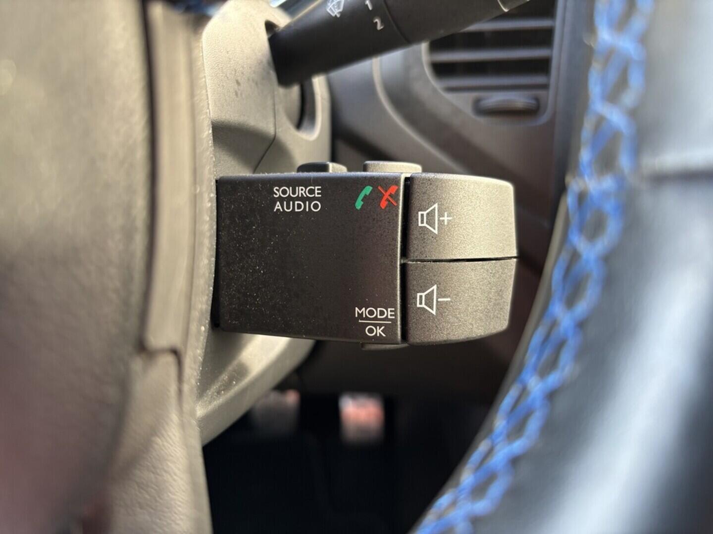 OZ190V01519_27.webp_CAPTUR  1.3 TCe 110 kW manuál