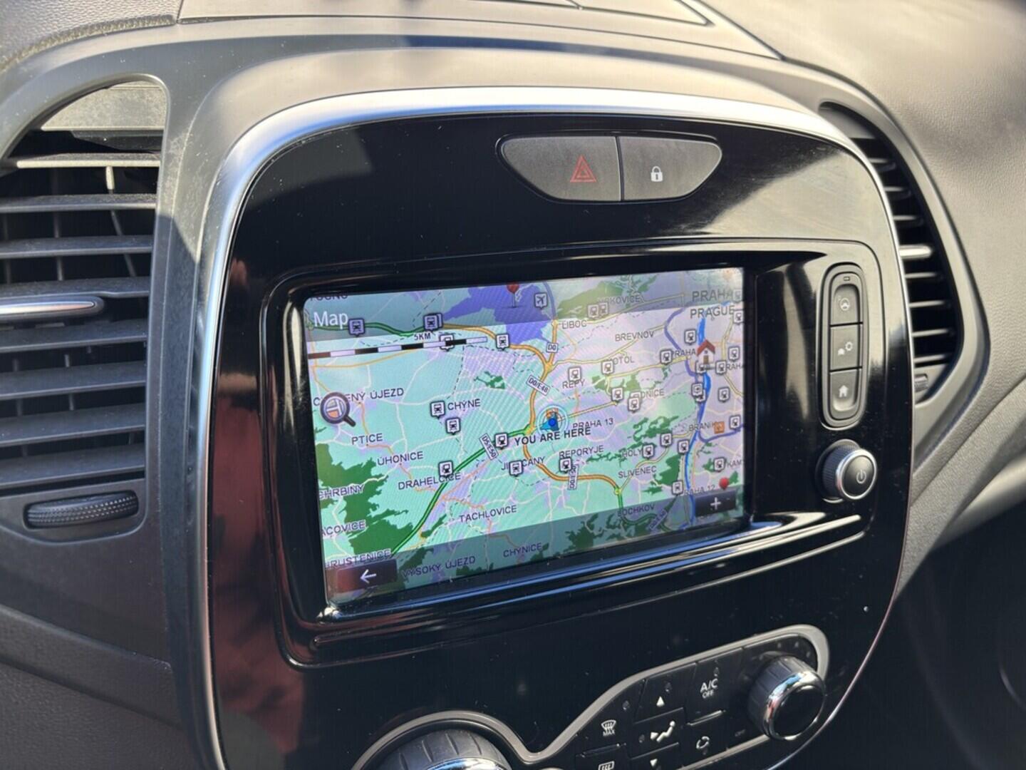 OZ190V01519_31.webp_CAPTUR  1.3 TCe 110 kW manuál