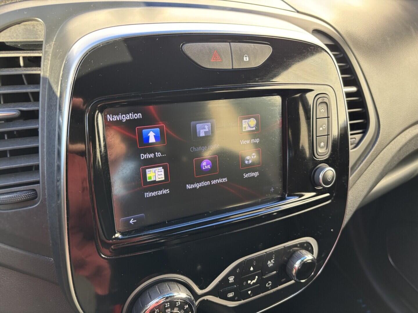 OZ190V01519_32.webp_CAPTUR  1.3 TCe 110 kW manuál