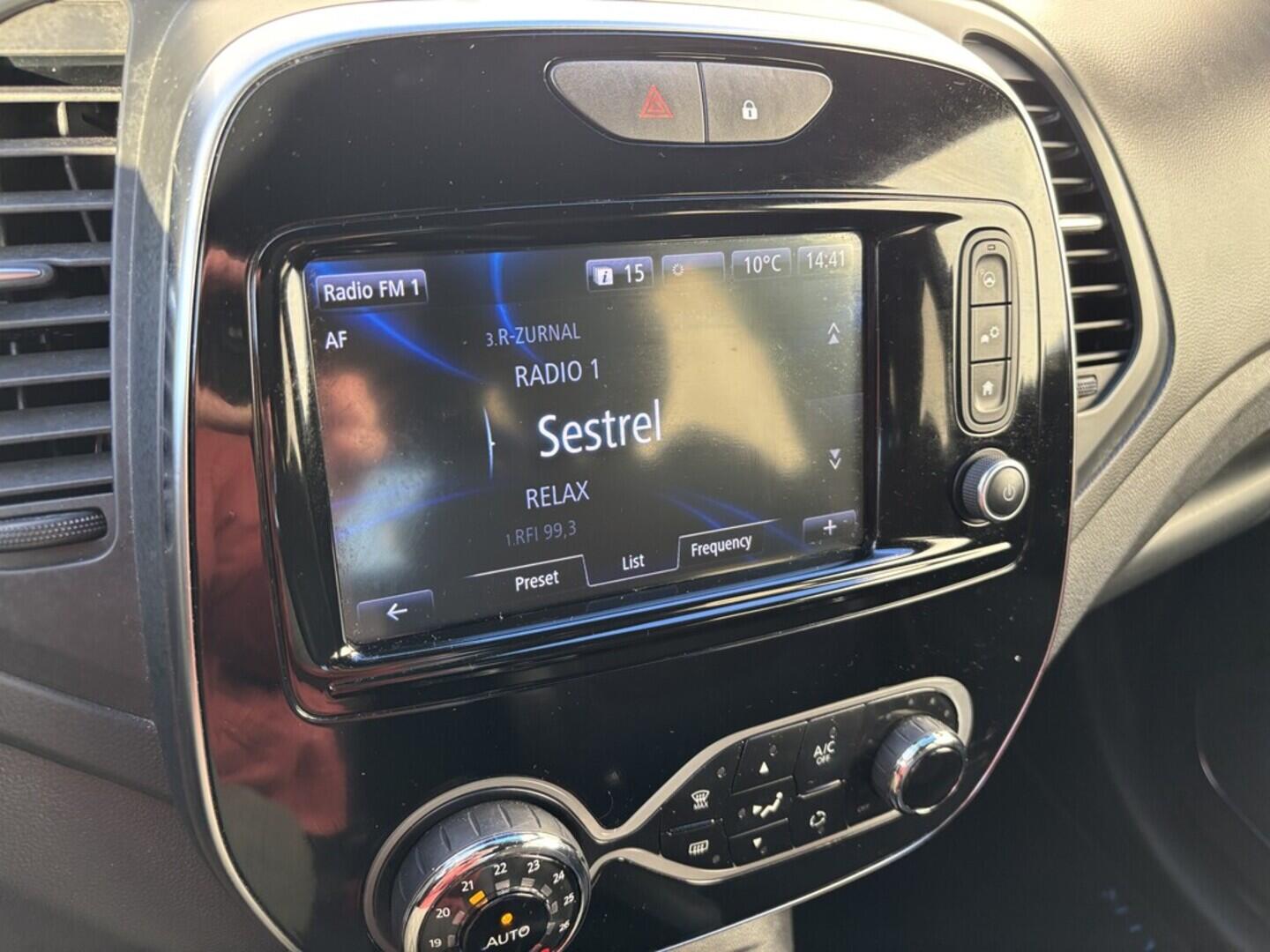 OZ190V01519_33.webp_CAPTUR  1.3 TCe 110 kW manuál