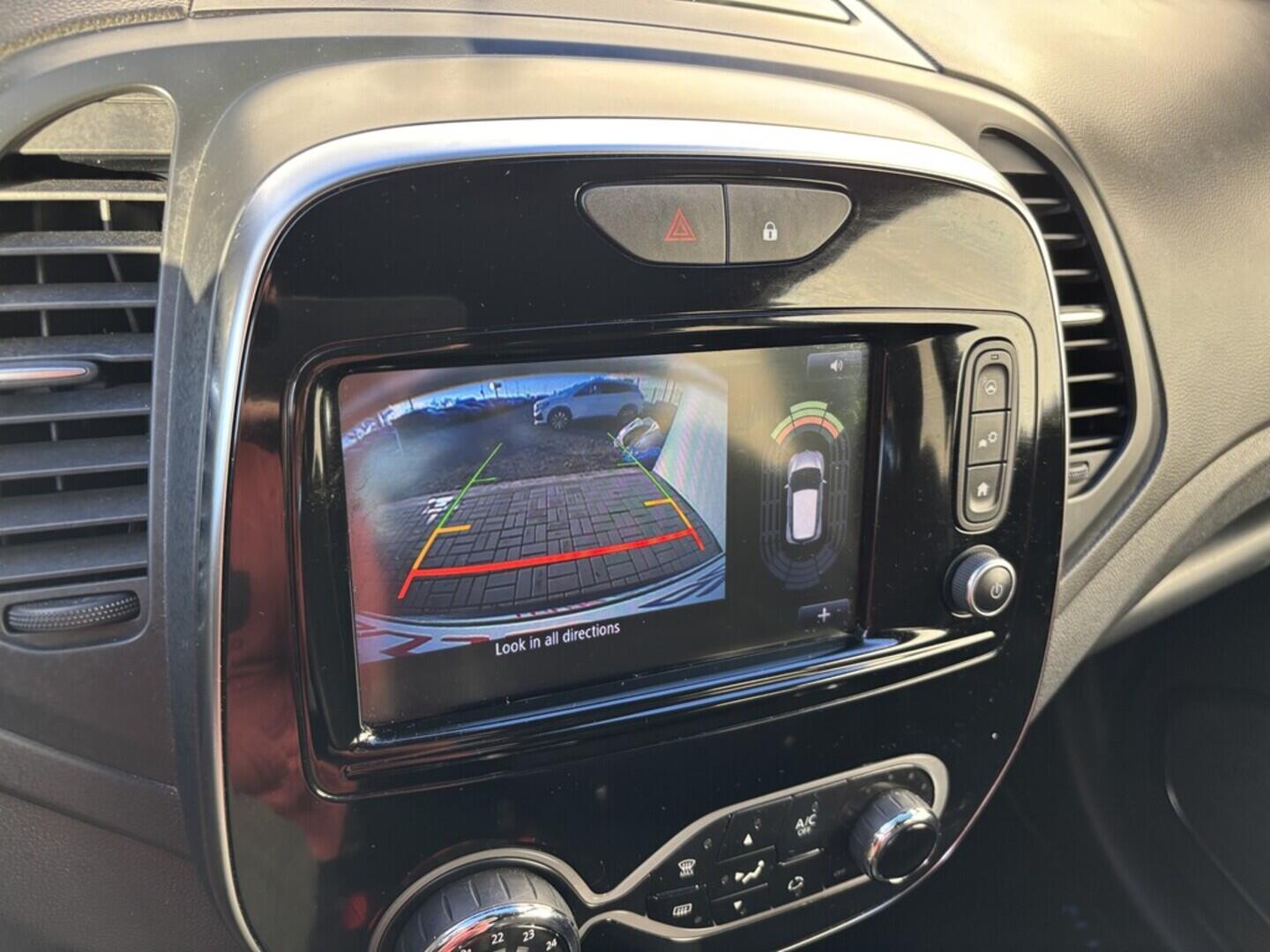 OZ190V01519_34.webp_CAPTUR  1.3 TCe 110 kW manuál