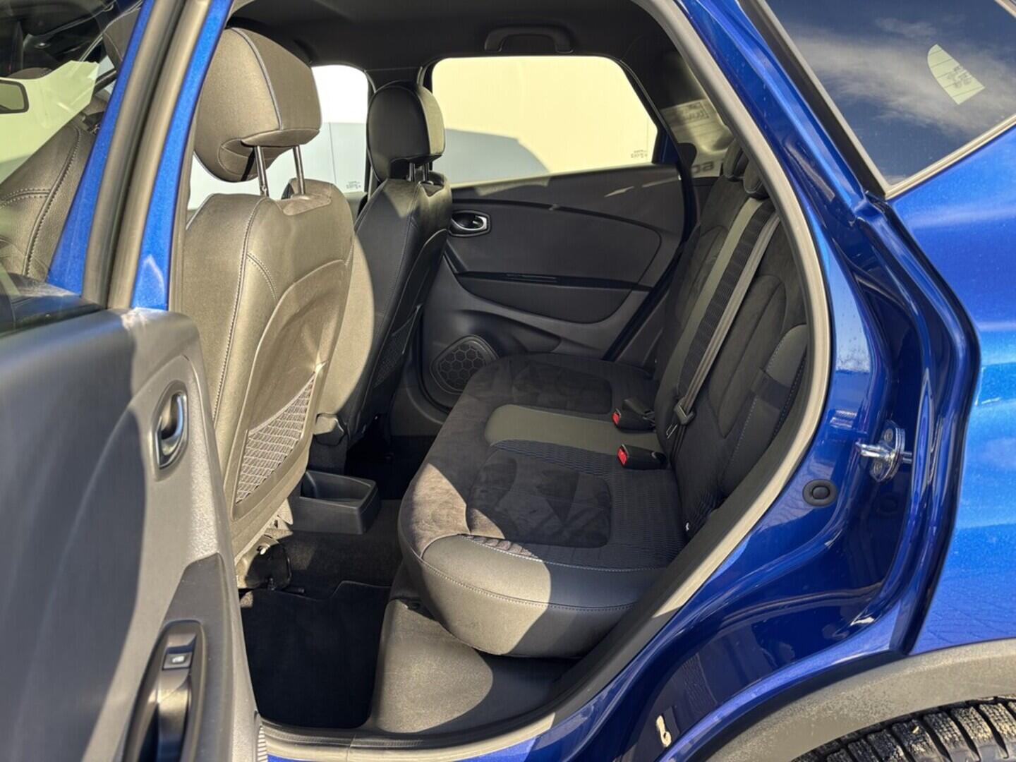 OZ190V01519_37.webp_CAPTUR  1.3 TCe 110 kW manuál