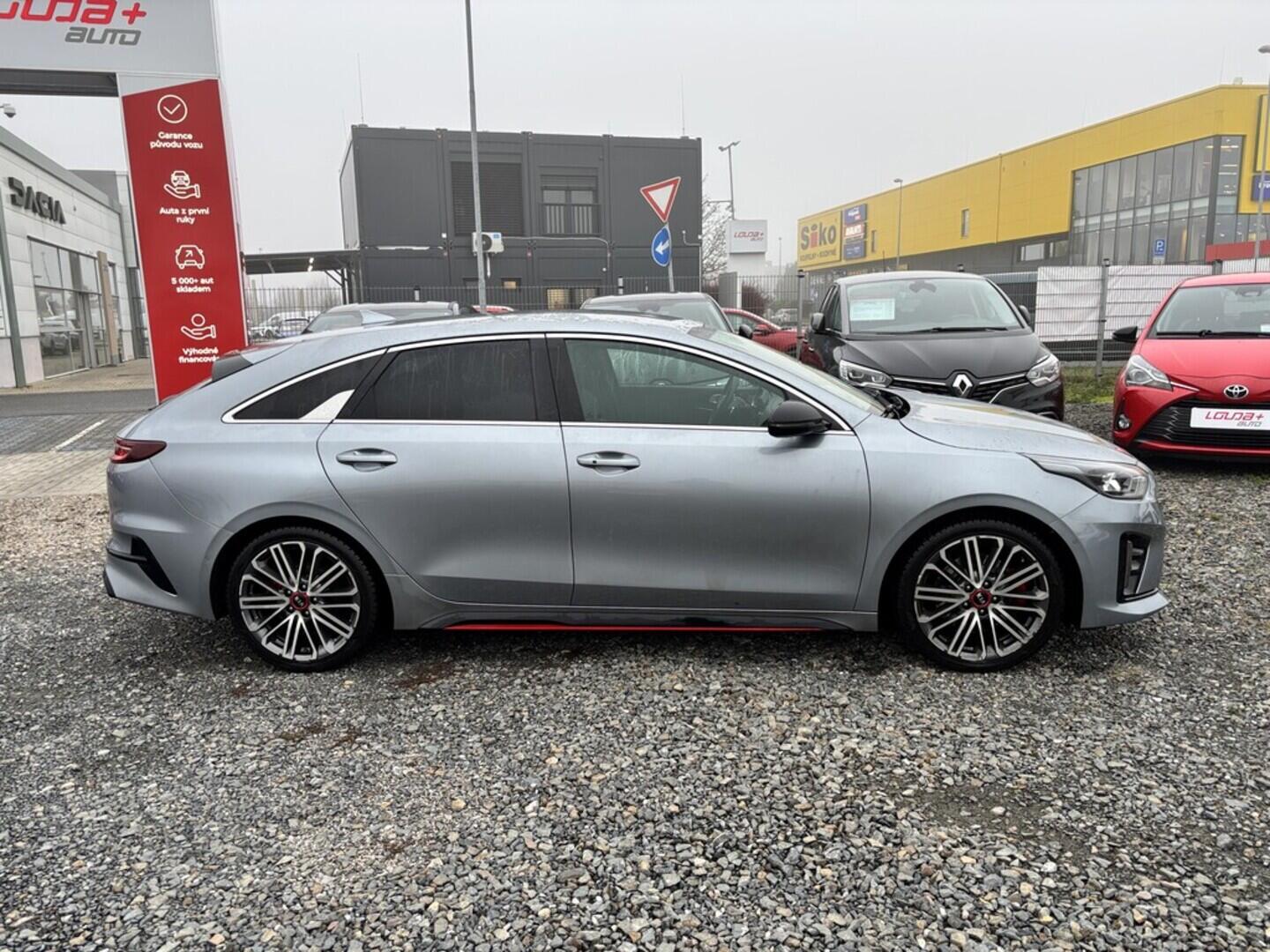 OZ190V01524_11.webp_PRO_CEED Proceed GT  1.6 Tgi 150 kW automat