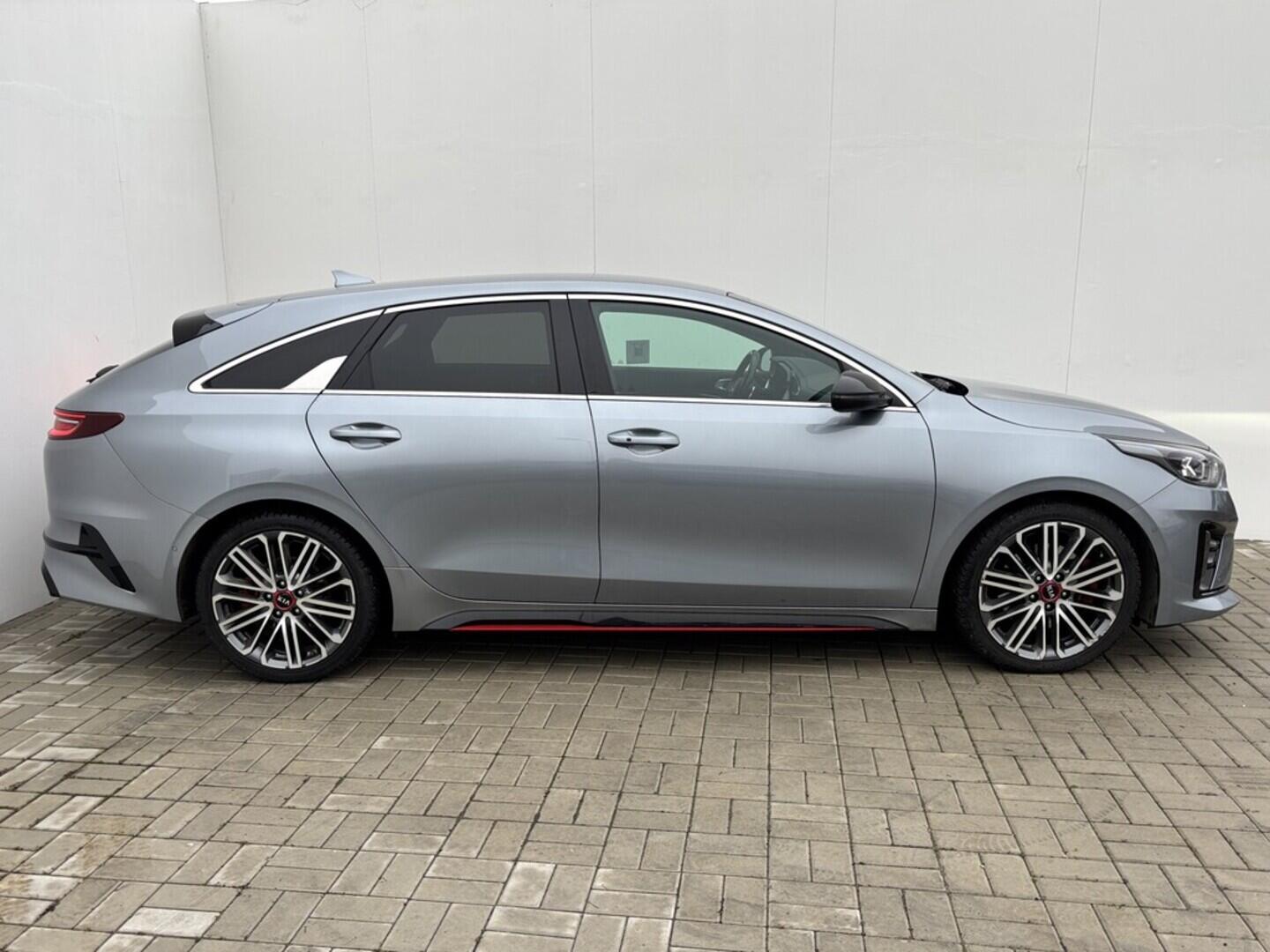 OZ190V01524_13.webp_PRO_CEED  GT  1.6 Tgi 150 kW automat