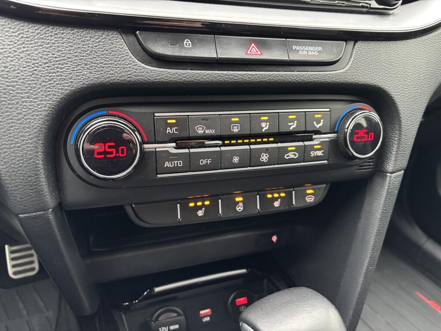 OZ190V01524_27.webp_PRO_CEED  GT  1.6 Tgi 150 kW automat