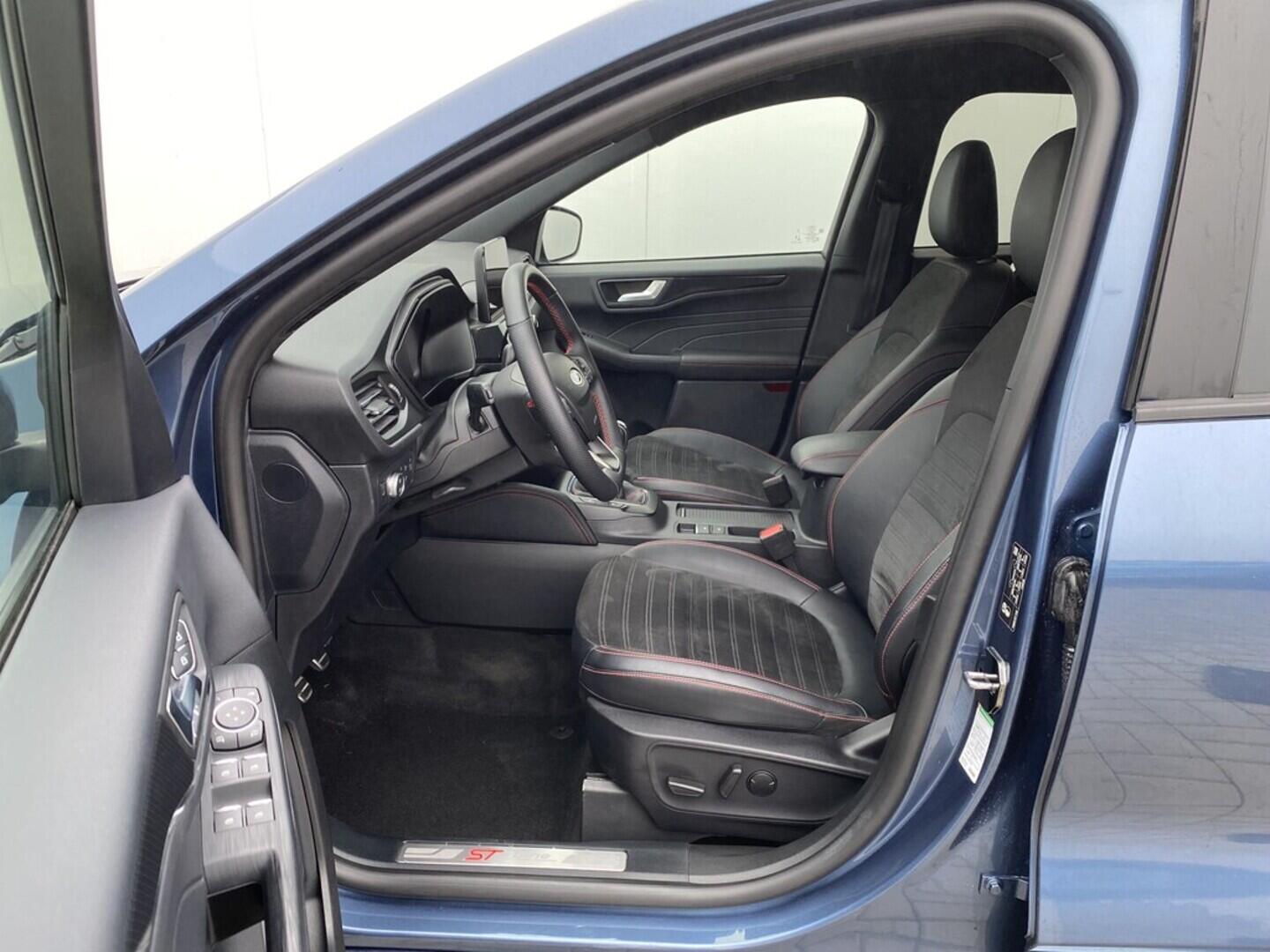 OZ190V01525_18.webp_KUGA ST-Line 2.0 TDI 110 kW manuál, DPH