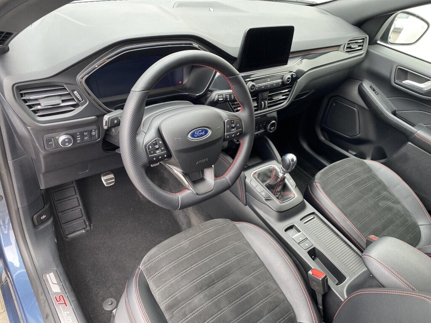 OZ190V01525_19.webp_KUGA ST-Line 2.0 TDI 110 kW manuál, DPH