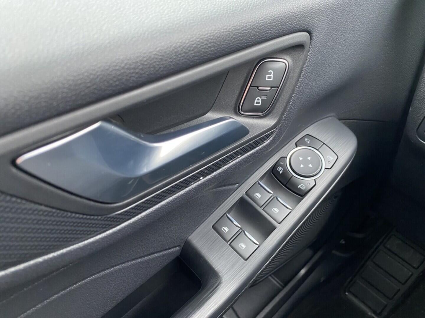 OZ190V01525_21.webp_KUGA ST-Line 2.0 TDI 110 kW manuál, DPH