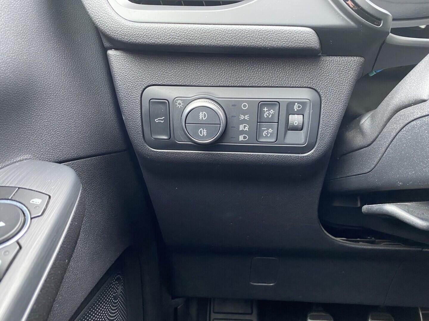 OZ190V01525_22.webp_KUGA ST-Line 2.0 TDI 110 kW manuál, DPH