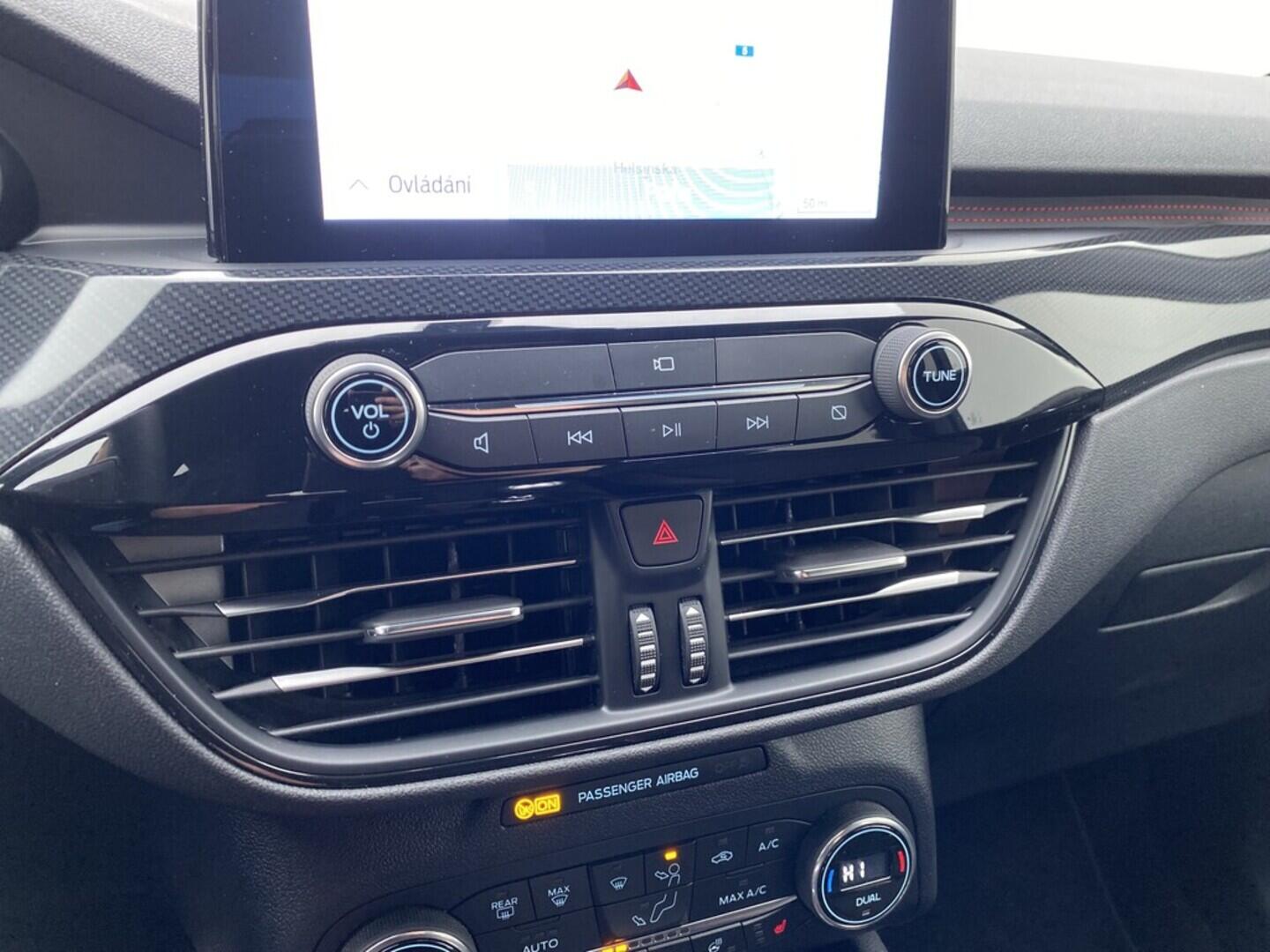 OZ190V01525_34.webp_KUGA ST-Line 2.0 TDI 110 kW manuál, DPH