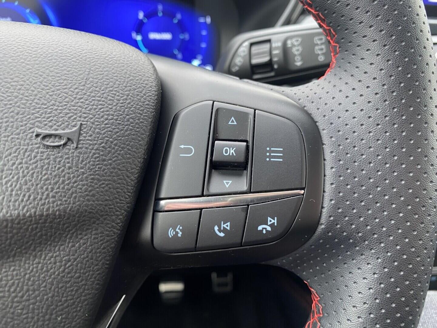 OZ190V01525_39.webp_KUGA ST-Line 2.0 TDI 110 kW manuál, DPH